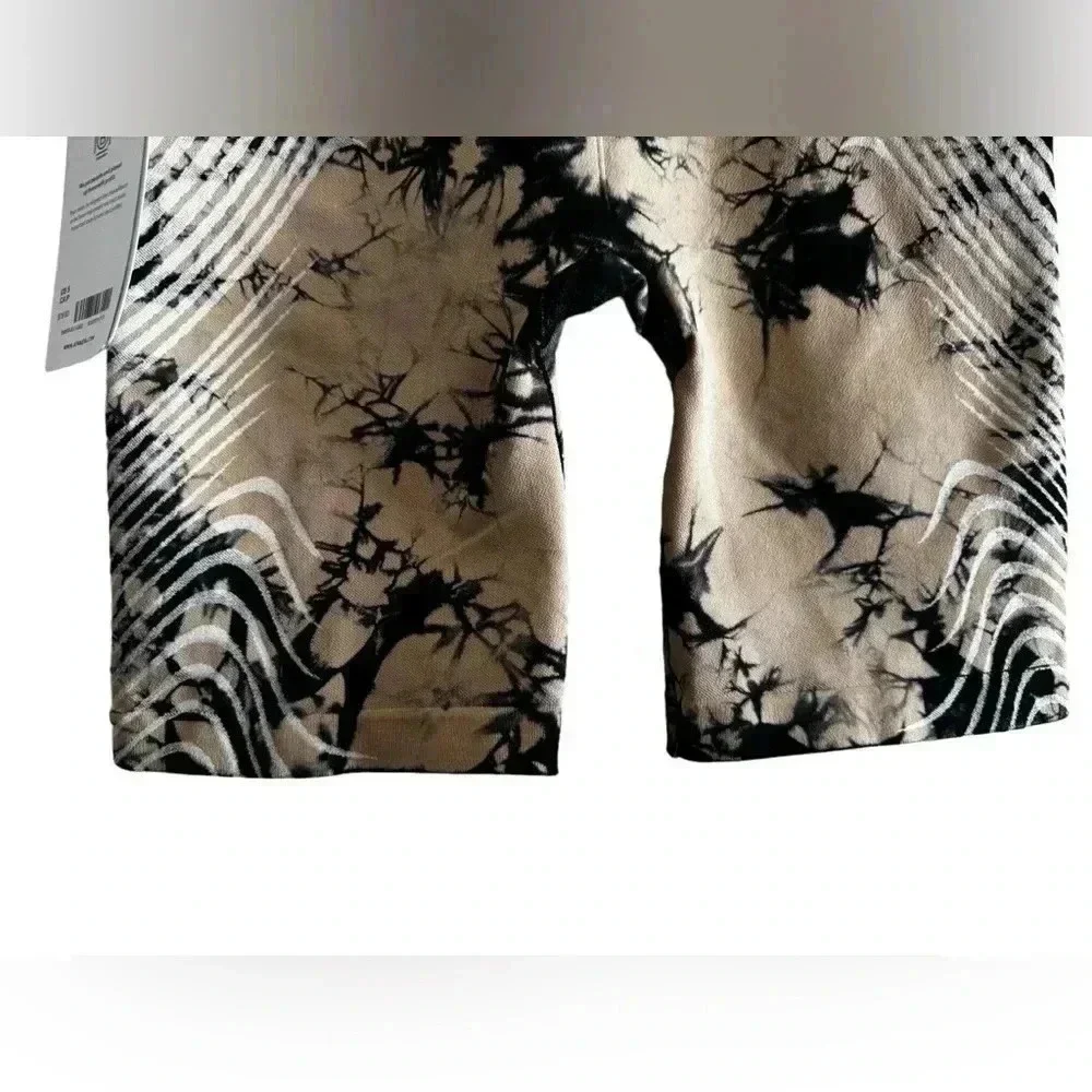 Athleta Motivate Seamless Bike Shorts, Cream/ Navy, Size S